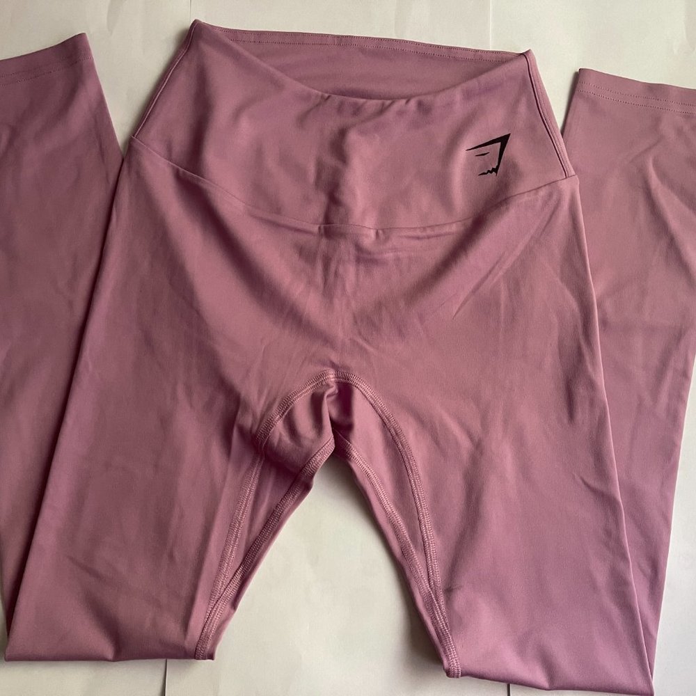 NWOT Gymshark Training Graphic Leggings in light purple in S